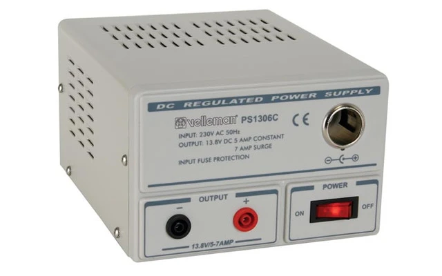 ALIMENTACIÓN FIJA 13.8V / 6A CON SALIDA DE CONECTOR MECHERO