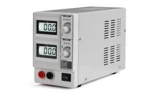 Fuente de alimentación DC para laboratorio - 0-15 vDC / 0-3 A Máx - Con 2 pantallas LCD
