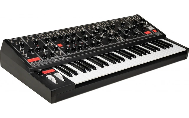 Moog Matriarch Dark