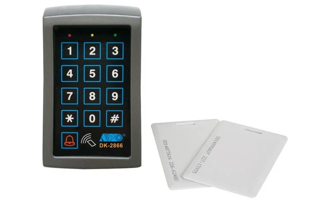 TECLADO DIGITAL CON LECTOR DE TARJETAS - 3 SALIDAS RELÉ - RESISTENTE A LA INTEMPERIE