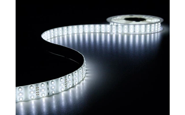 CINTA CON LEDs TRIPLE FLEXIBLE - COLOR BLANCO - 900 LEDs - 5m - 