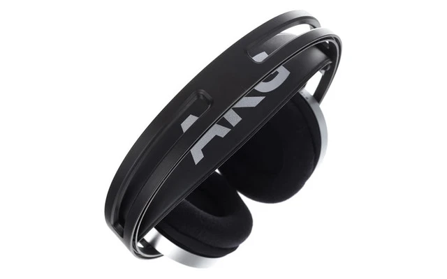 AKG K-915