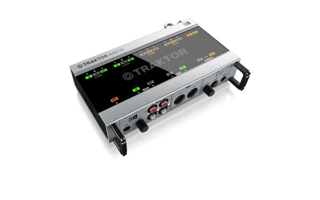 Traktor Scratch A10