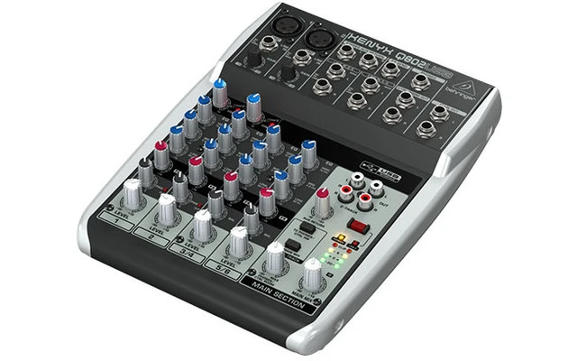 Behringer Xenyx Q802USB