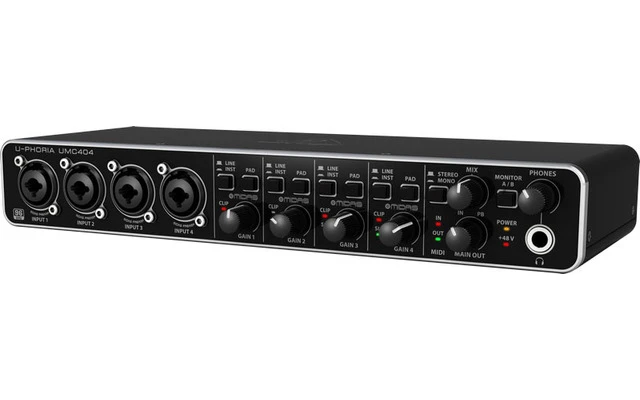 Behringer UMC404HD