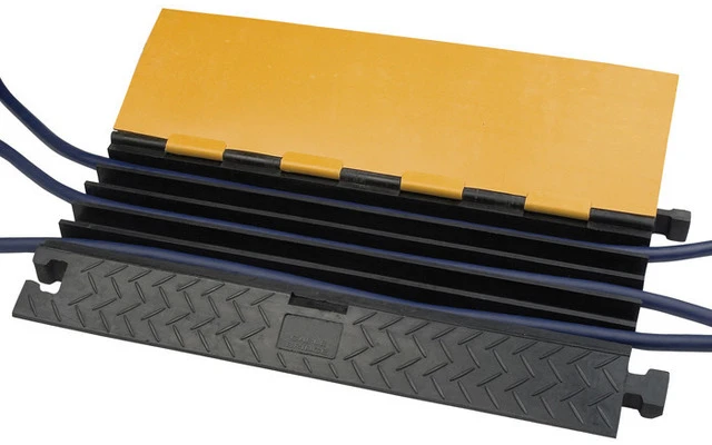 Showgear Cable Bridge 5 85 cm - Protector de cables en suelo 5/80 cm con 5 líneas