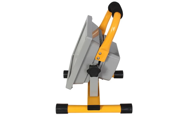 Foco LED portable y recargable 20W IP65