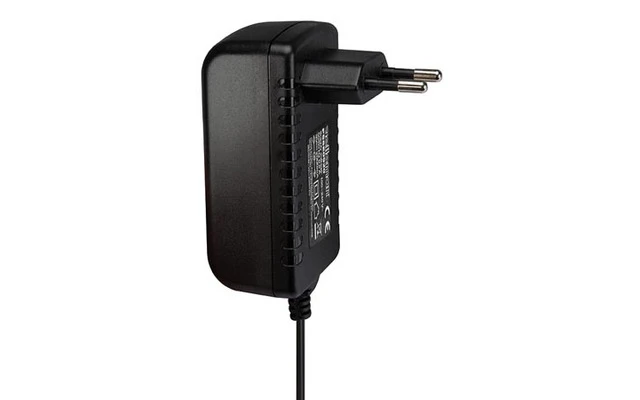 Fuente de alimentación universal con 6 conectores intercambiables - 9 vDC - 2A - 18W