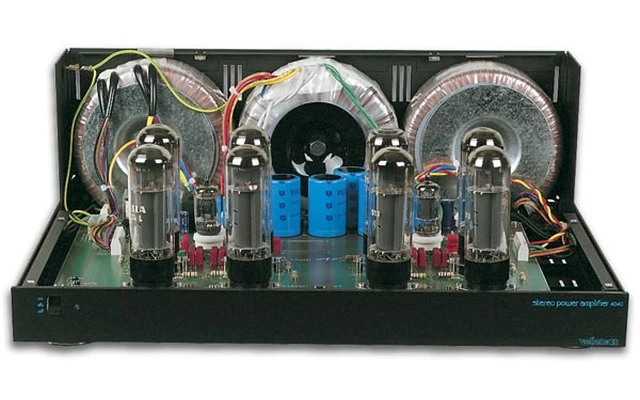 AMPLIFICADOR A VÁLVULAS ESTÉREO / CROMADO