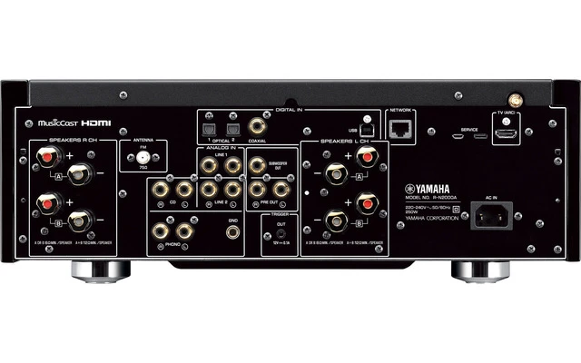 Yamaha RN-2000A Silver