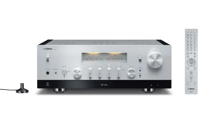 Yamaha RN-2000A Silver