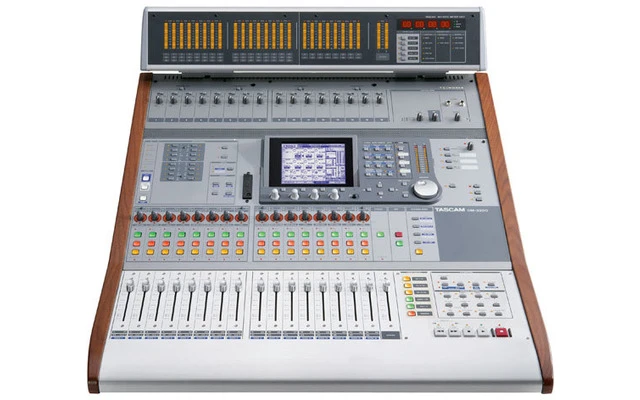 Tascam DM 3200