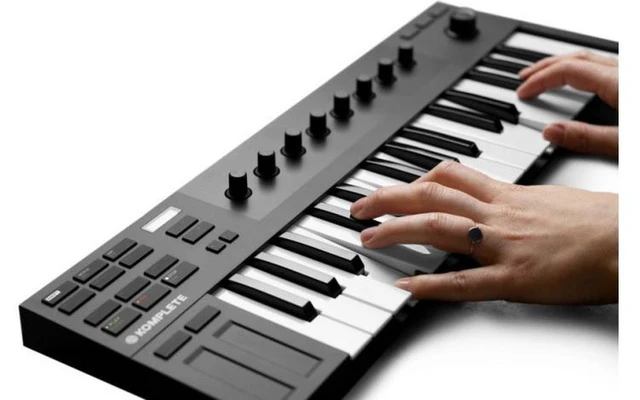 Komplete Kontrol M32