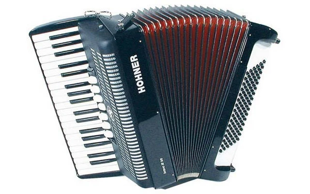 Hohner Bravo III Negro 96 bajos