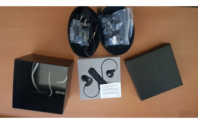 Shure SE 420 K - Stock B