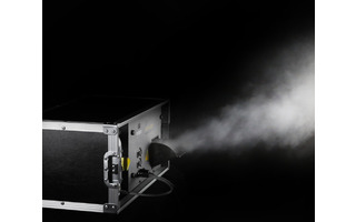 Cameo INSTANT HAZER 1500 T PRO Máquina de neblina con flightcase y control por microprocesador
