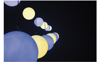 Showtec Illumilift RGBW LED Sphere - 25 cm