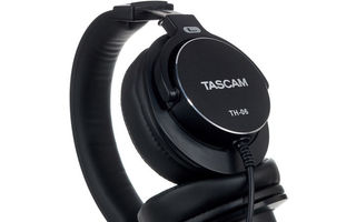 TASCAM TH-06
