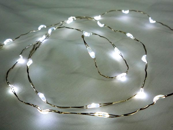 Cadena de luz con LEDs - Color blanco cálido - 30 LEDs - DJMania