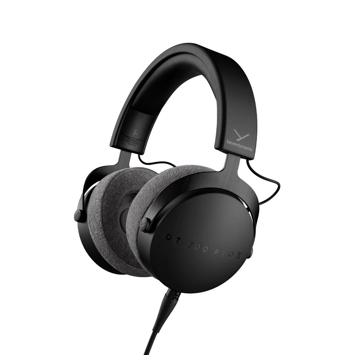 Beyerdynamic DT 700 PRO X em perspetiva, com conchas fechadas pretas e almofadas cinzentas de veludo