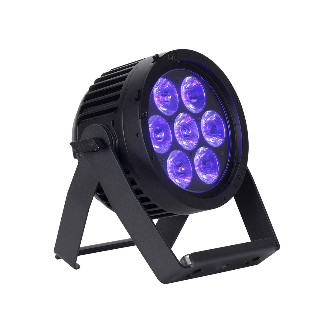 Elation Six+ Par S encendido con el canal ultravioleta, vista frontal con la lira doble apoyada en el suelo