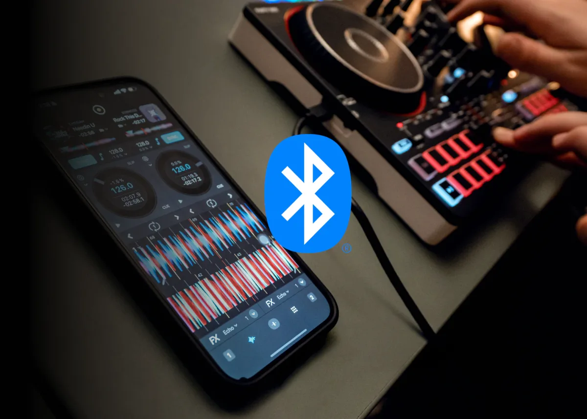 Numark Party Mix III conectada por Bluetooth a un smartphone con la app djay