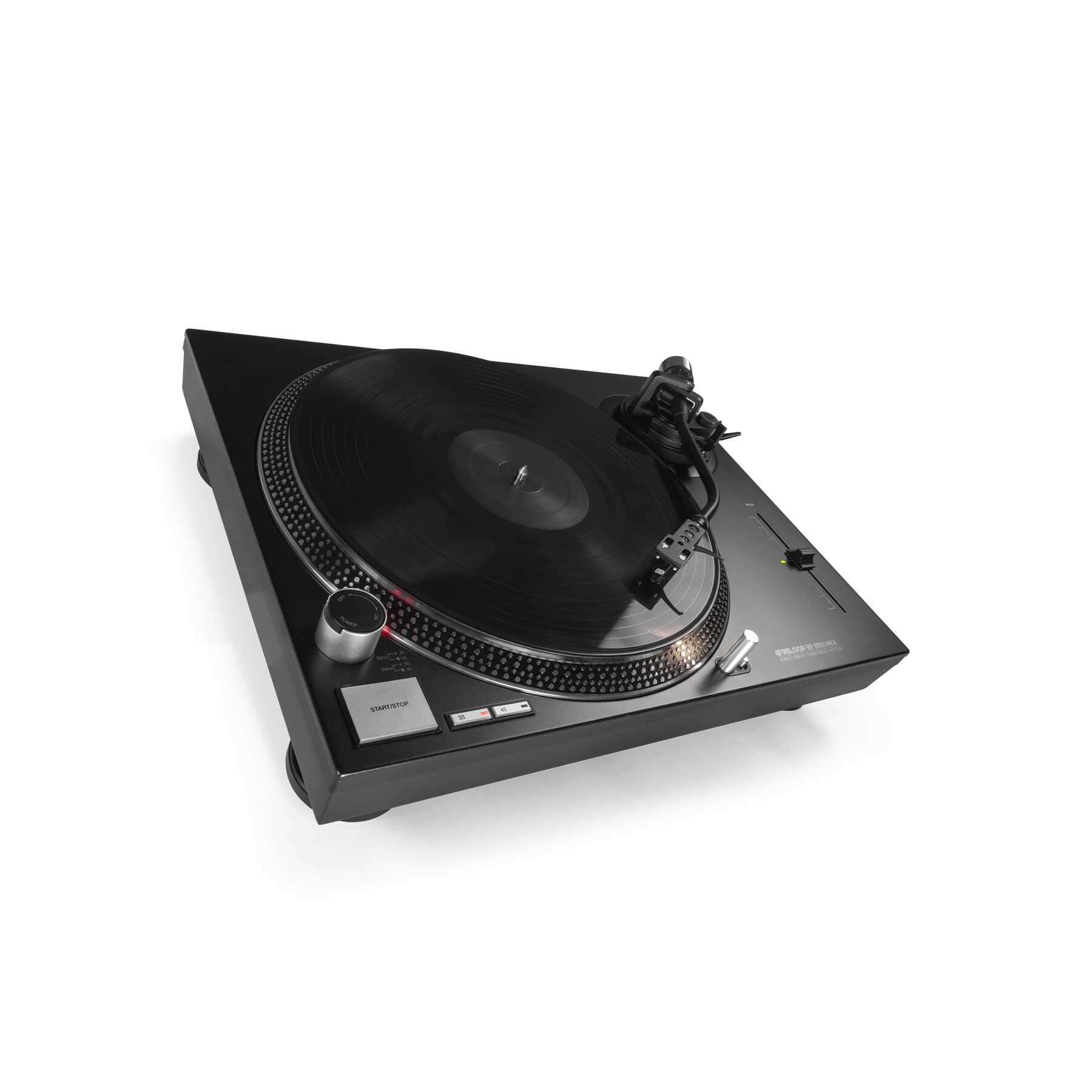 Reloop RP-2000 MK4 preto em vista três quartos com um disco no prato