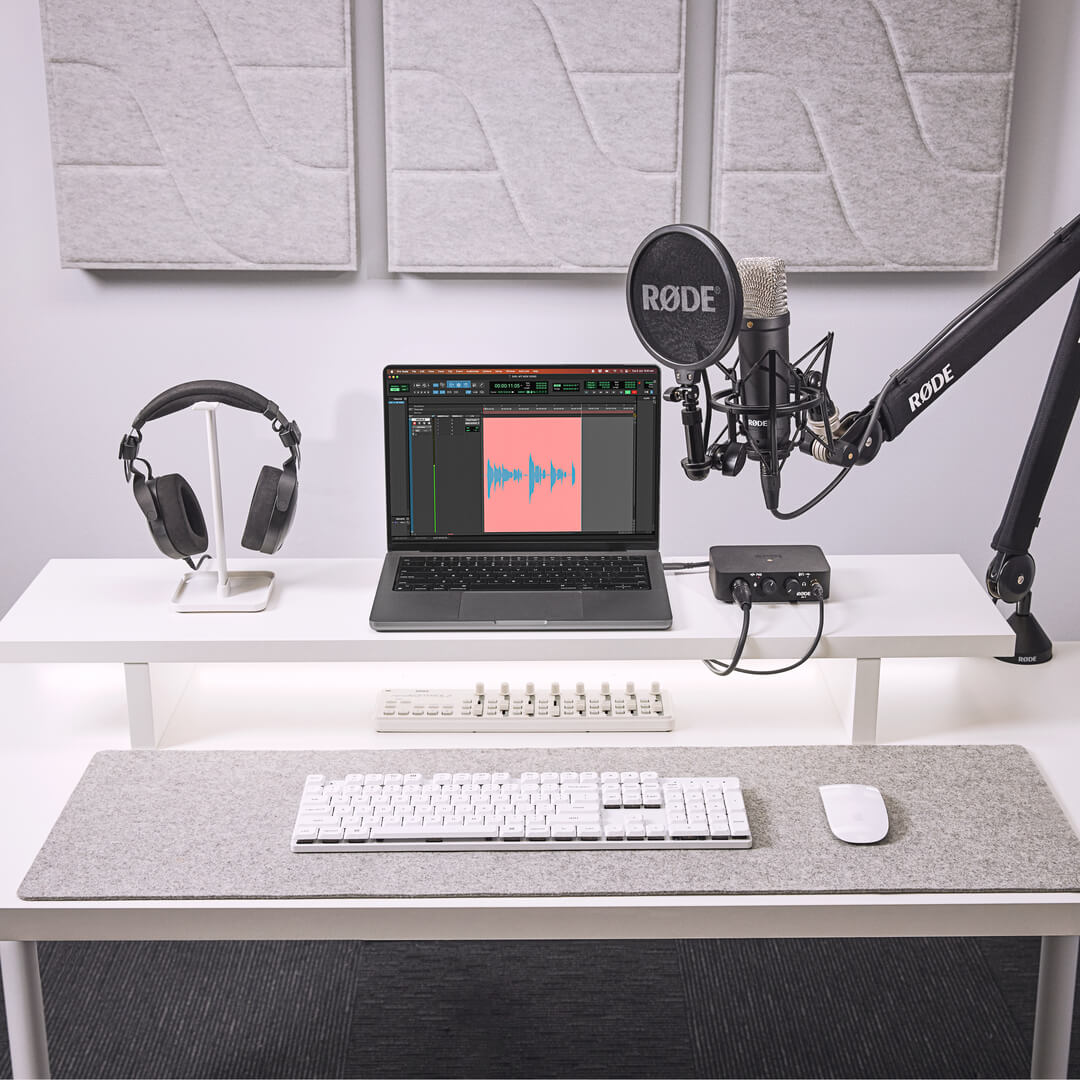Configuración de escritorio con NT1 Signature Series, PSA1+, AI-1, NTH-100