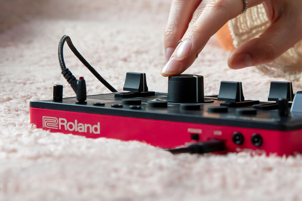 Aira Compact | E-4 VOICE TWEAKER