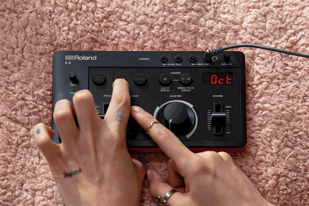 Aira Compact | E-4 VOICE TWEAKER
