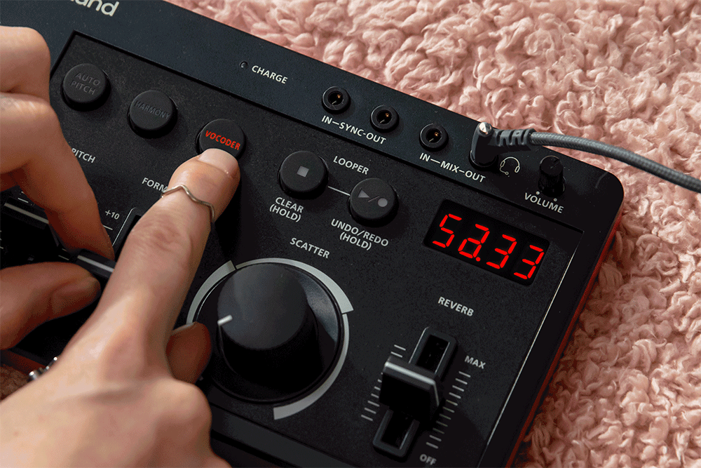 Aira Compact | E-4 VOICE TWEAKER