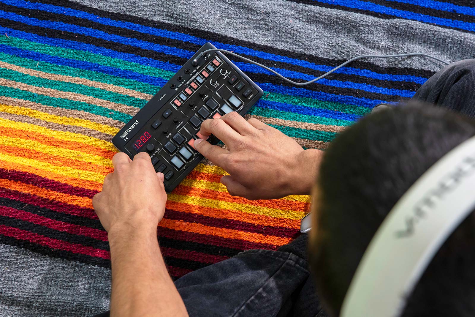 Aira Compact | J-6 CHORD SYNTHESIZER