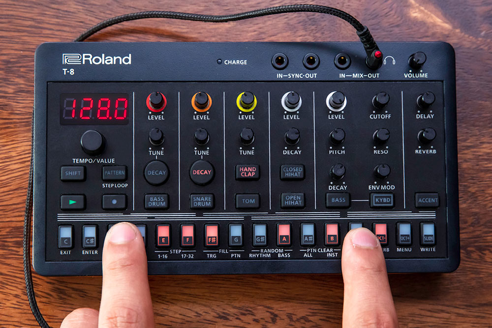 Aira Compact | T-8 BEAT MACHINE