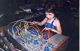 ¿Estás buscando tu <b>primer sintetizador para producir música</b> o simplemente hacer algo de ruido? Desde <b>DJMania</b> te decimos todo lo que tienes que saber a la hora de escoger un sintetizador.